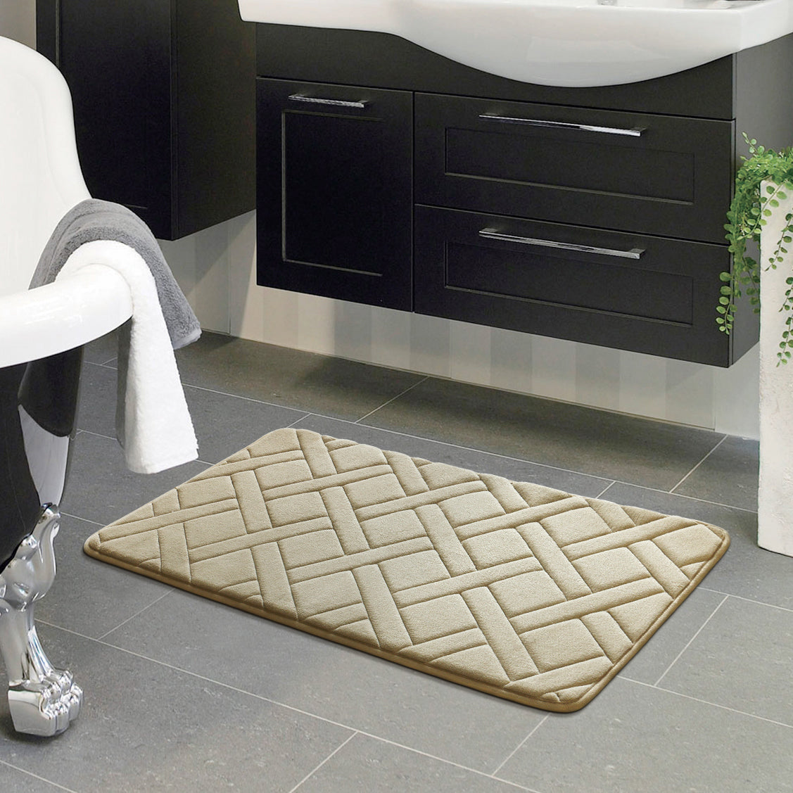 Criss Cross Bath Mat