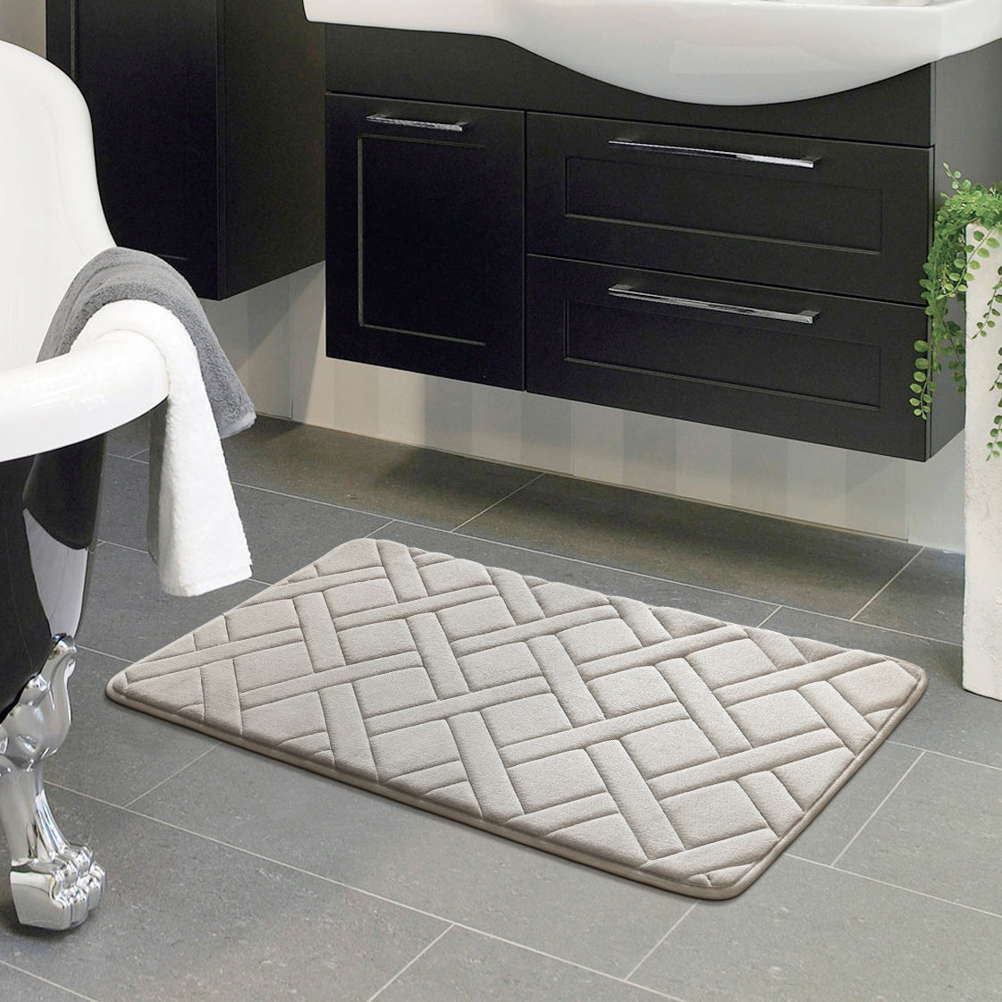 Criss Cross Bath Mat